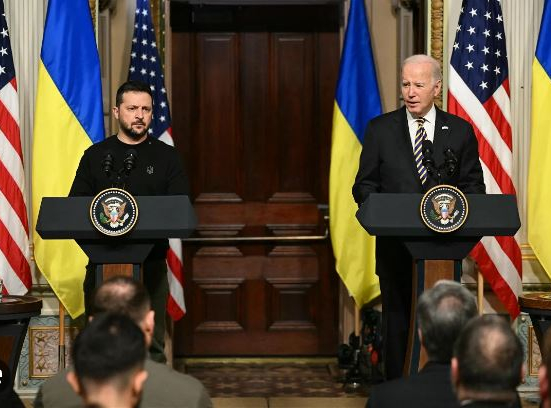 Ukraine Blames US, Western Allies for Defeats, Delays in Arms Deliveries