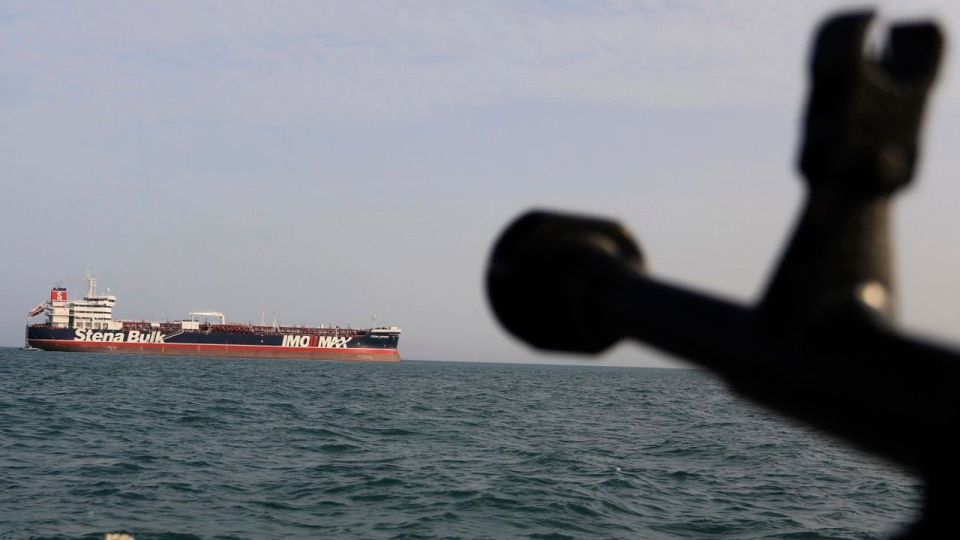 Iran Confiscates 1.5 Million Liters of Illegally Smuggled Fuel in the Persian Gulf