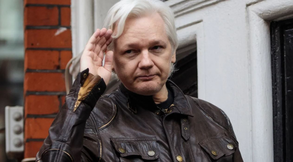 Julian Assange makes last-ditch attempt in UK court to avoid extradition to the US