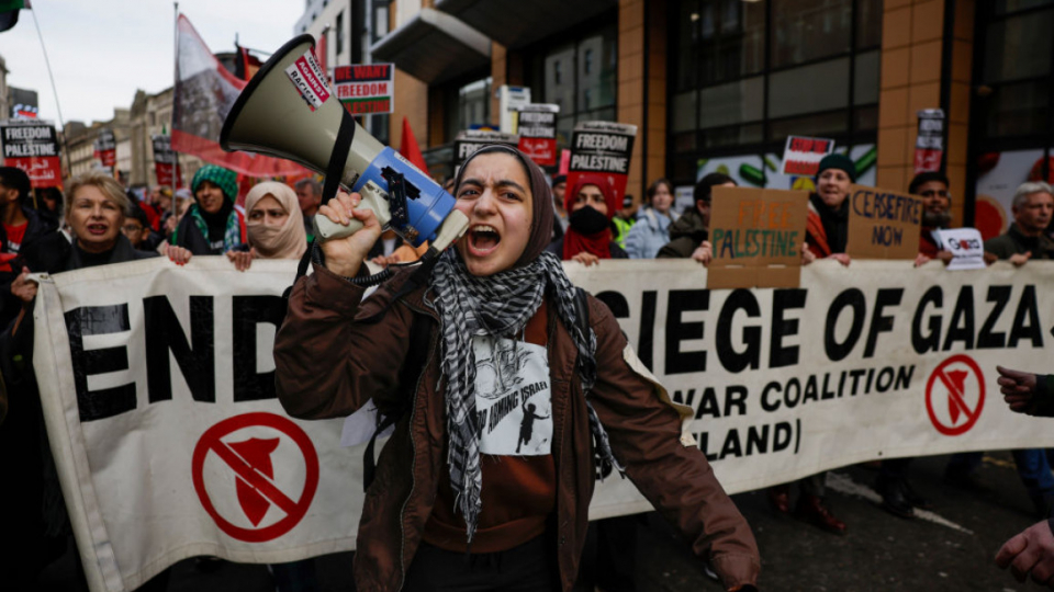 Pro-Palestinian Activists in Britain Escalate Actions Against Israeli War Efforts