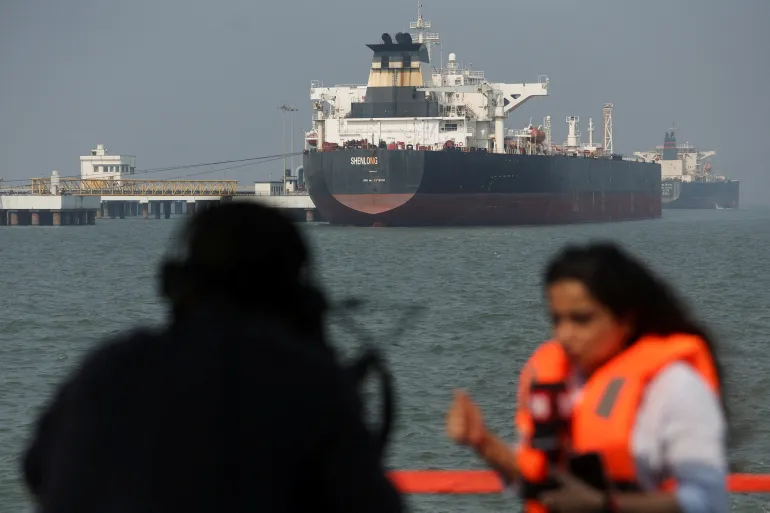 2026-03-12T104845Z_1538507488_RC2X2KAB12NX_RTRMADP_3_IRAN-CRISIS-TANKERS-INDIA-1774600110